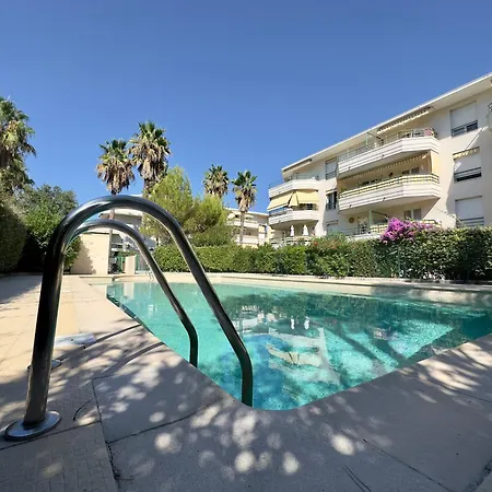 Regent Cote D'azur Air-conditioned, Pool, Garden & Parking Апартаменты *