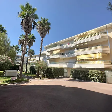 Апартаменты Regent Cote D'azur Air-conditioned, Pool, Garden & Parking *