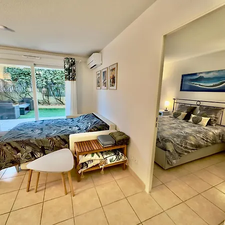 Lägenhet Regent Cote D'azur Air-conditioned, Pool, Garden & Parking Villeneuve-Loubet