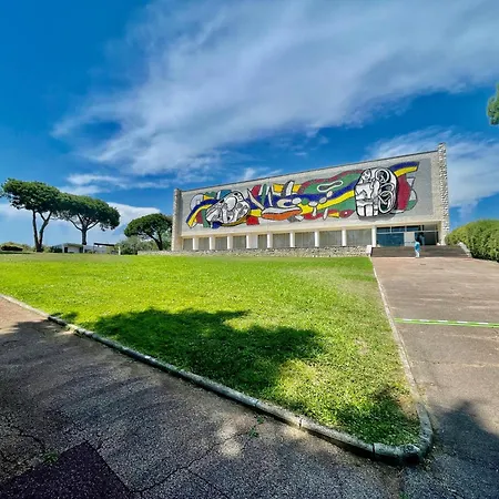 Regent Cote D'azur Air-conditioned, Pool, Garden & Parking Apartment *
