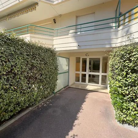 Apartment Regent Cote D'azur Air-conditioned, Pool, Garden & Parking *