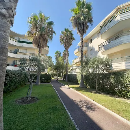 Apartment Regent Cote D'azur Air-conditioned, Pool, Garden & Parking Villeneuve-Loubet