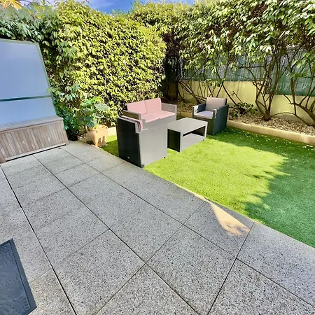 Apartment Regent Cote D'azur Air-conditioned, Pool, Garden & Parking Villeneuve-Loubet