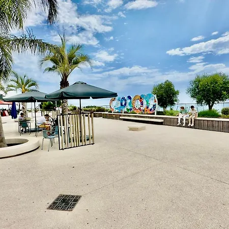 Regent Cote D'azur Air-conditioned, Pool, Garden & Parking Apartment Villeneuve-Loubet